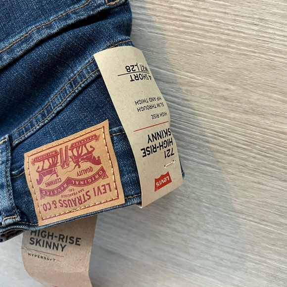 High Rise Skinny Levies - Picture 3 of 5